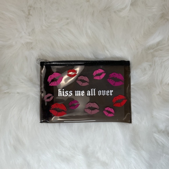 NWT Kat Von D/KVD Vegan Kiss Me All Over Tinted Translucent Makeup Bag/Zippered - Picture 6 of 9